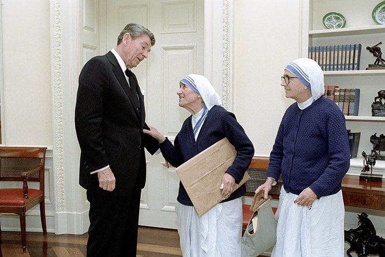 President Ronald Reagan speaking with Mother Teresa